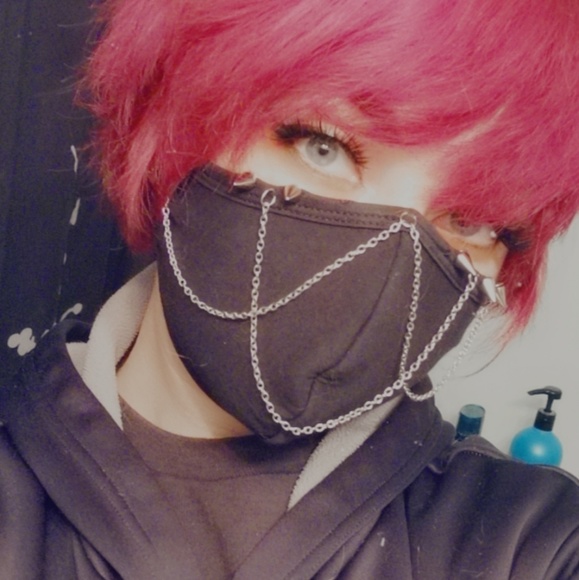 Meet your Posher, Kayla - Picture 1 of 1